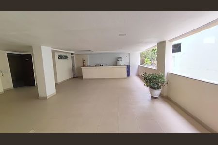 Apartamento à venda com 107m², 3 quartos e 3 vagas Apartamento à venda com 107m², 3 quartos e 3 vagasÁrea comum - Salão de festas