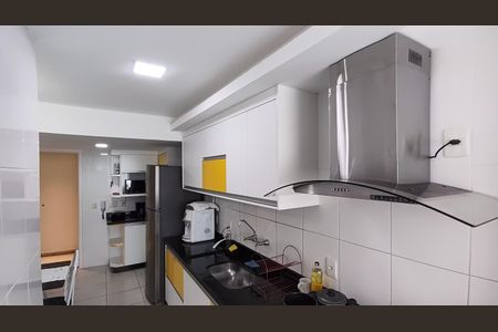Apartamento à venda com 107m², 3 quartos e 3 vagas Apartamento à venda com 107m², 3 quartos e 3 vagasCozinha