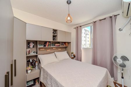 Quarto 1 de apartamento à venda com 2 quartos, 47m² em Santa Fé, Porto Alegre