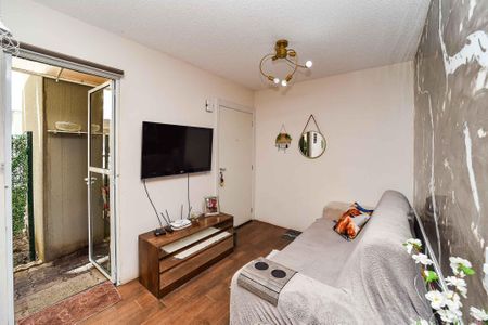 Sala de apartamento à venda com 2 quartos, 47m² em Santa Fé, Porto Alegre