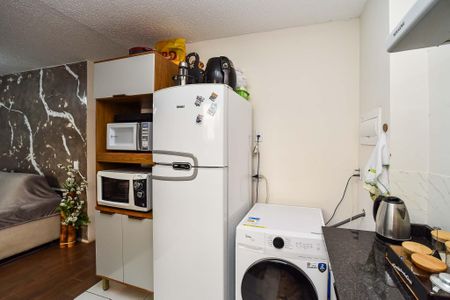 Apartamento à venda com 47m², 2 quartos e 1 vaga Apartamento à venda com 47m², 2 quartos e 1 vagaCozinha e Área de Serviço