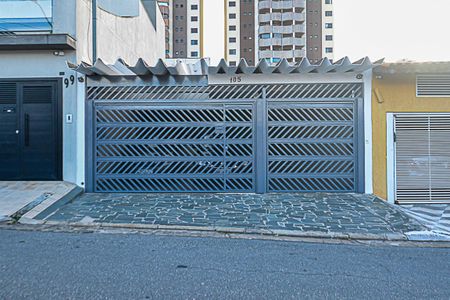 Casa à venda com 196m², 4 quartos e 3 vagasFachada