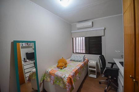 Casa à venda com 196m², 4 quartos e 3 vagasQuarto 2