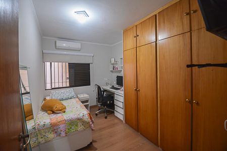 Casa à venda com 196m², 4 quartos e 3 vagasQuarto 2