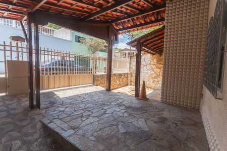 Casa à venda com 300m², 5 quartos e 1 vagaEntrada/garagem