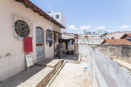 Casa à venda com 300m², 5 quartos e 1 vagaÁrea de Serviço da Casa de Fundos 2