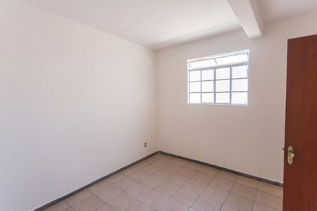 Casa à venda com 300m², 5 quartos e 1 vagaQuarto da Casa de Fundos 1