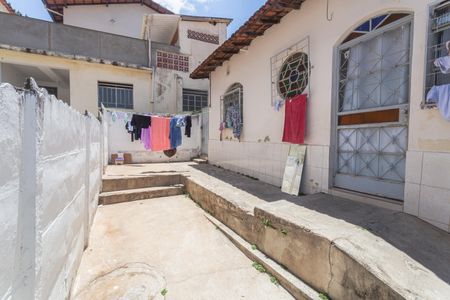 Casa à venda com 300m², 5 quartos e 1 vagaÁrea de Serviço da Casa de Fundos 2