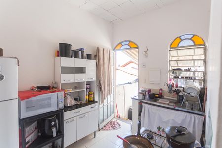 Casa à venda com 300m², 5 quartos e 1 vagaCozinha da Casa de Fundos 2