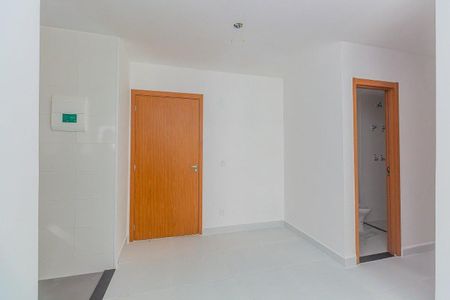Sala de apartamento para alugar com 2 quartos, 45m² em Costa E Silva, Porto Alegre
