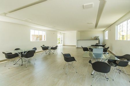 Apartamento para alugar com 45m², 2 quartos e 1 vaga Apartamento para alugar com 45m², 2 quartos e 1 vagaÁrea comum - Salão de festas