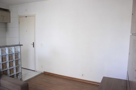 Sala de apartamento para alugar com 2 quartos, 43m² em Jardim Cocaia, Guarulhos