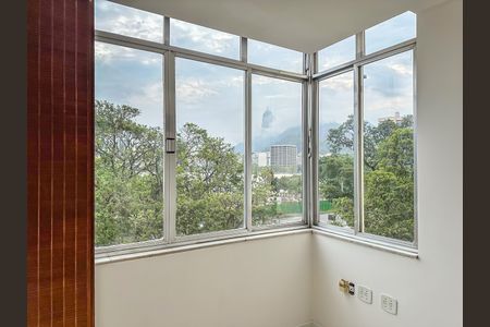 Sala de apartamento para alugar com 2 quartos, 75m² em Botafogo, Rio de Janeiro