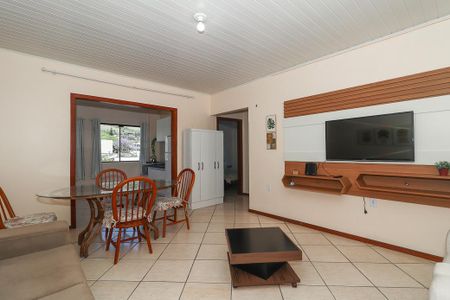 Sala de casa para alugar com 2 quartos, 84m² em Petrópolis, Porto Alegre