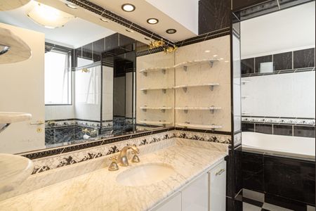 Apartamento para alugar com 180m², 3 quartos e 1 vagaBanheiro da Suíte