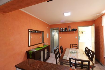 Casa à venda com 139m², 2 quartos e 2 vagasCopa e Cozinha