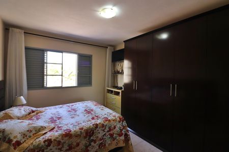 Quarto 1 de casa para alugar com 2 quartos, 139m² em Conjunto Residencial Enseada, São Bernardo do Campo