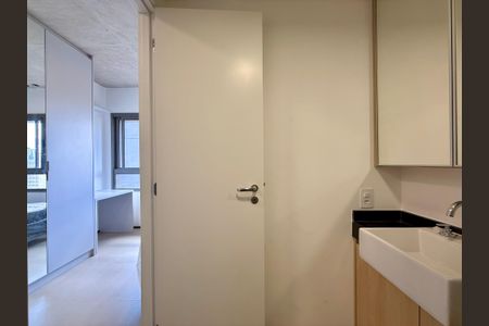 Studio para alugar com 18m², 0 quarto e sem vaga Studio para alugar com 18m², 0 quarto e sem vagaBanheiro