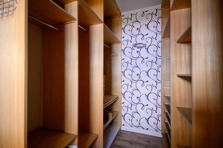 Casa à venda com 264m², 3 quartos e 3 vagas Casa à venda com 264m², 3 quartos e 3 vagasQuarto 3 - Suite (Closset)