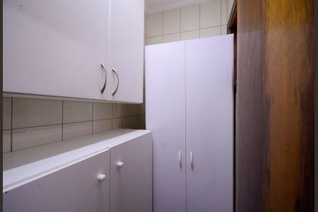 Casa à venda com 264m², 3 quartos e 3 vagas Casa à venda com 264m², 3 quartos e 3 vagasCozinha - Dispensa