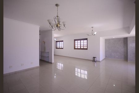 Casa à venda com 264m², 3 quartos e 3 vagas Casa à venda com 264m², 3 quartos e 3 vagasSala
