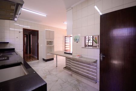 Casa à venda com 264m², 3 quartos e 3 vagas Casa à venda com 264m², 3 quartos e 3 vagasCozinha