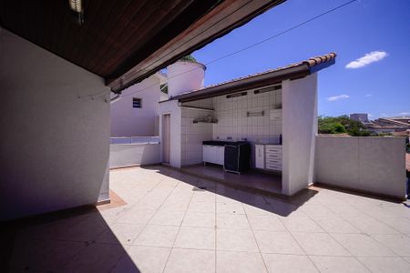 Casa à venda com 264m², 3 quartos e 3 vagas Casa à venda com 264m², 3 quartos e 3 vagasÁrea de Serviço 2