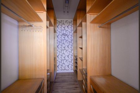 Casa à venda com 264m², 3 quartos e 3 vagas Casa à venda com 264m², 3 quartos e 3 vagasQuarto 3 - Suite (Closset)