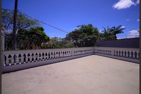 Casa à venda com 264m², 3 quartos e 3 vagas Casa à venda com 264m², 3 quartos e 3 vagasSala - Varanda