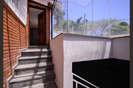 Casa à venda com 264m², 3 quartos e 3 vagas Casa à venda com 264m², 3 quartos e 3 vagasEntrada