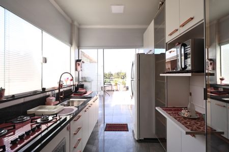 Apartamento à venda com 100m², 2 quartos e 1 vagaCozinha