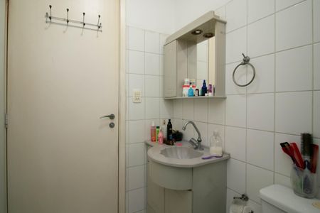 Apartamento à venda com 80m², 4 quartos e 1 vaga Apartamento à venda com 80m², 4 quartos e 1 vagaBanheiro