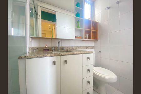 Banheiro de apartamento para alugar com 2 quartos, 65m² em Bela Vista, São Paulo