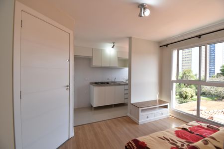 Sala de apartamento para alugar com 1 quarto, 30m² em Cristo Rei, Curitiba