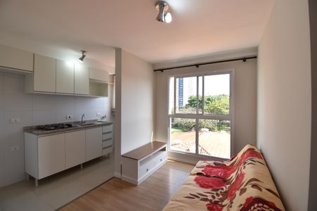 Sala de apartamento para alugar com 1 quarto, 30m² em Cristo Rei, Curitiba