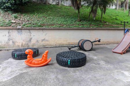 Apartamento para alugar com 61m², 2 quartos e 1 vaga Apartamento para alugar com 61m², 2 quartos e 1 vagaÁrea comum - Playground