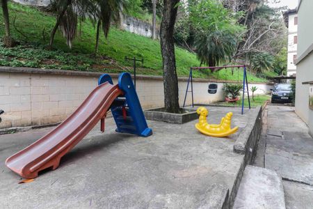 Apartamento para alugar com 61m², 2 quartos e 1 vaga Apartamento para alugar com 61m², 2 quartos e 1 vagaÁrea comum - Playground