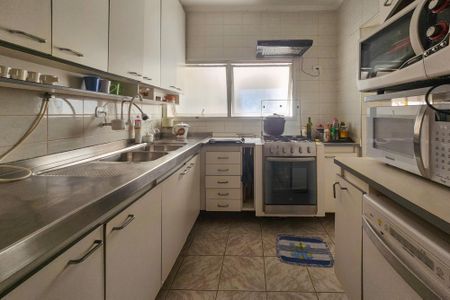 Apartamento para alugar com 130m², 4 quartos e 1 vaga Apartamento para alugar com 130m², 4 quartos e 1 vagaCozinha