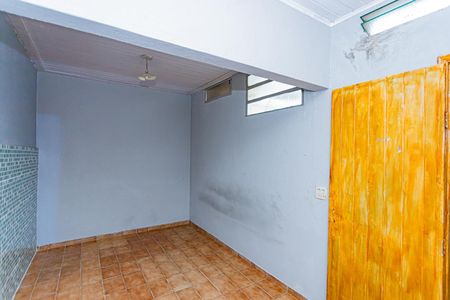 Quarto de casa para alugar com 1 quarto, 40m² em Vila Serralheiro, São Paulo