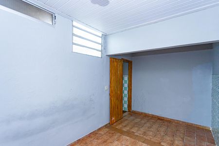 Quarto de casa para alugar com 1 quarto, 40m² em Vila Serralheiro, São Paulo