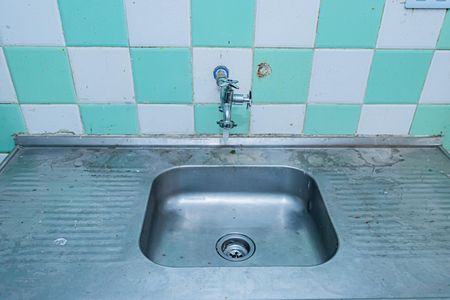 Cozinha de casa para alugar com 1 quarto, 40m² em Vila Serralheiro, São Paulo