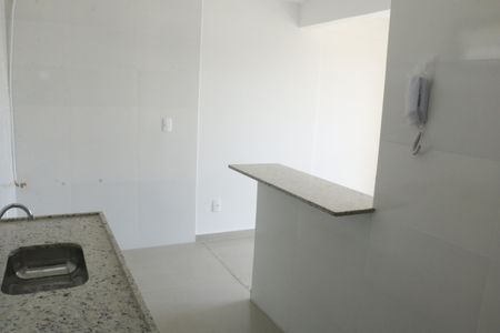 Sala/Cozinha de apartamento para alugar com 2 quartos, 50m² em Nossa Senhora das Gracas, Nova Iguaçu