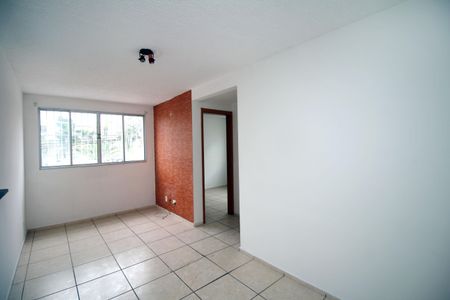 Sala de apartamento para alugar com 2 quartos, 50m² em Parada de Lucas, Rio de Janeiro