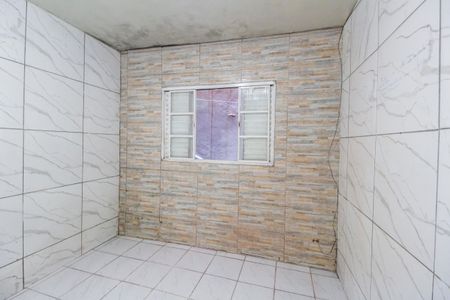 Quarto 1 de casa para alugar com 2 quartos, 75m² em Vila Janete, Carapicuíba