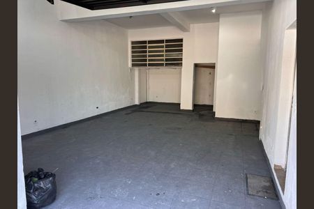 Casa à venda com 3 quartos, 200m² em Vila Invernada, São Paulo