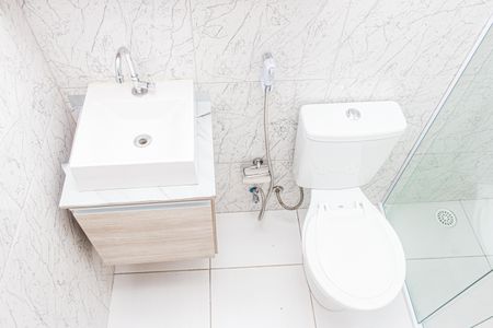 Banheiro de kitnet/studio para alugar com 1 quarto, 29m² em Cidade Dutra, São Paulo
