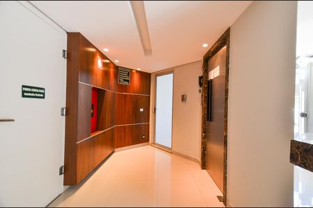 Apartamento à venda com 90m², 3 quartos e 1 vagaHall de entrada - Elevador