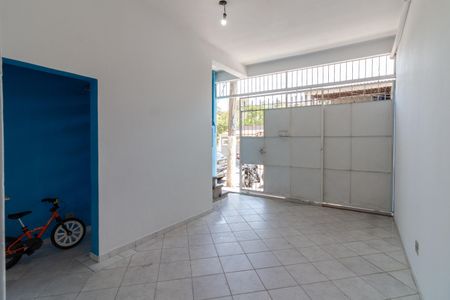 Casa à venda com 250m², 2 quartos e 1 vaga Casa à venda com 250m², 2 quartos e 1 vagaGaragem