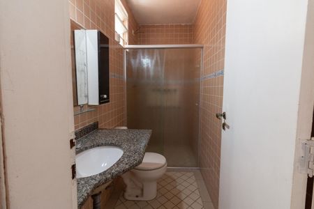 Casa à venda com 250m², 2 quartos e 1 vaga Casa à venda com 250m², 2 quartos e 1 vagaBanheiro