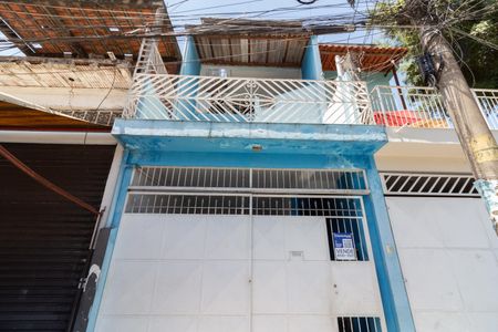 Casa à venda com 250m², 2 quartos e 1 vaga Casa à venda com 250m², 2 quartos e 1 vagaFachada